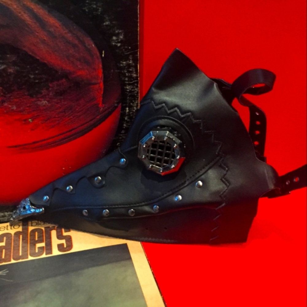 Plague doctor mask